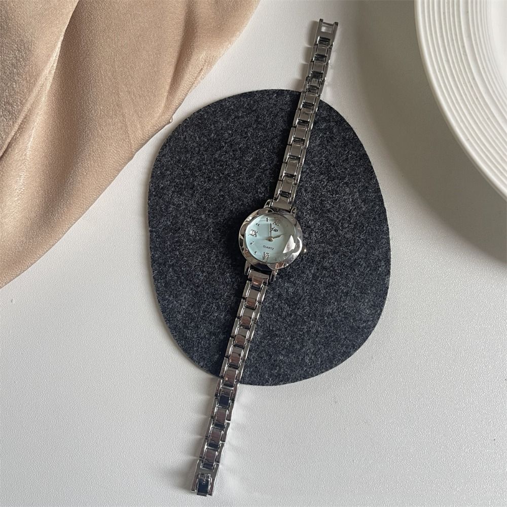 Fashionable Exquisite Golden W - Smartwatch Luxury Watches For Women recension och pris
